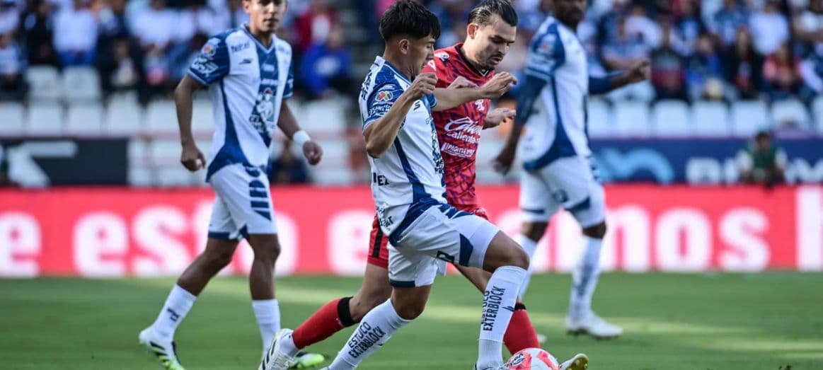 Pachuca celebra su liderato tras sumar su tercera victoria consecutiva; Tigres, Rayados y Chivas también fueron protagonistas de una jornada cargada de emociones en la Liga MX.
