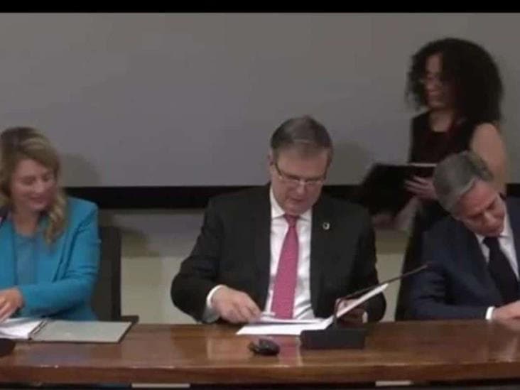 El canciller Marcelo Ebrard estuvo acompañado por el secretario de Estado estadounidense, Antony Blinken, y la ministra de Asuntos Exteriores de Canadá, Mélanie Joly, quienes signaron el acuerdo.