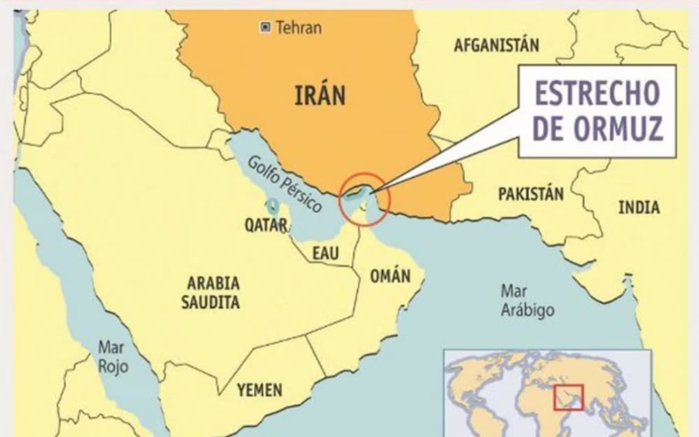 El Estrecho de Ormuz es una de las rutas marítimas más transitadas por el petróleo; su posible cierre podría sacudir la economía global.