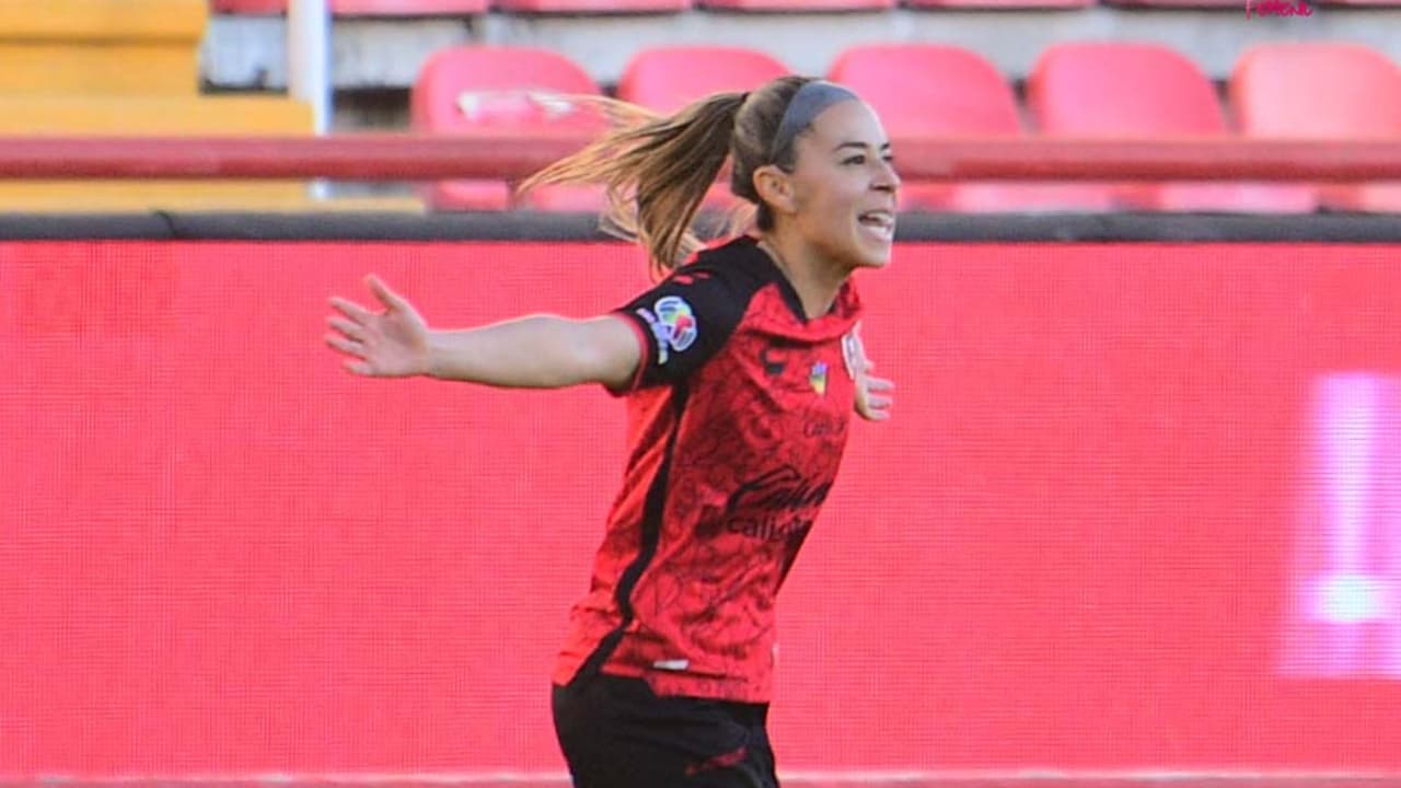 Verónica Pérez celebra uno de los goles de Tijuana. (Foto: TT @LigaBBVAFemenil)