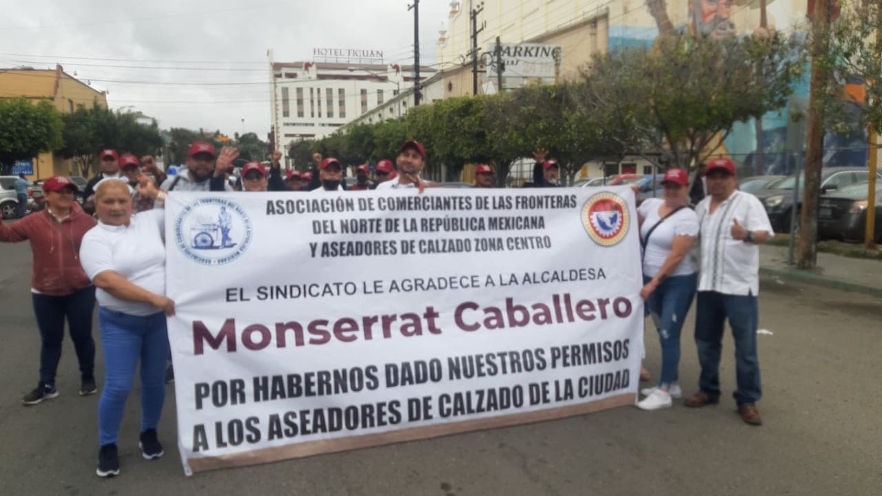 Vendedores ambulantes y boleros rinden agradecimiento a la alcaldesa IFOTO; Cortesía
