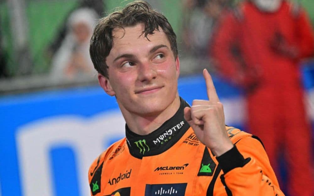 Oscar Piastri celebra su segunda victoria consecutiva y el liderato del Mundial de Fórmula 1 tras el Gran Premio de Arabia Saudita. | Foto: Especial