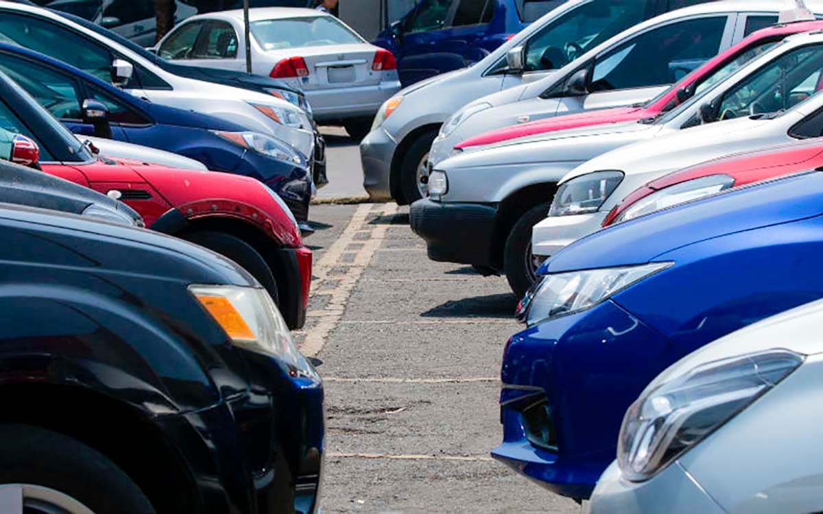 Si se desea comprar un vehículo con decreto se debe verificar que se cuente con la documentación expedida por el Registro Público Vehicular.