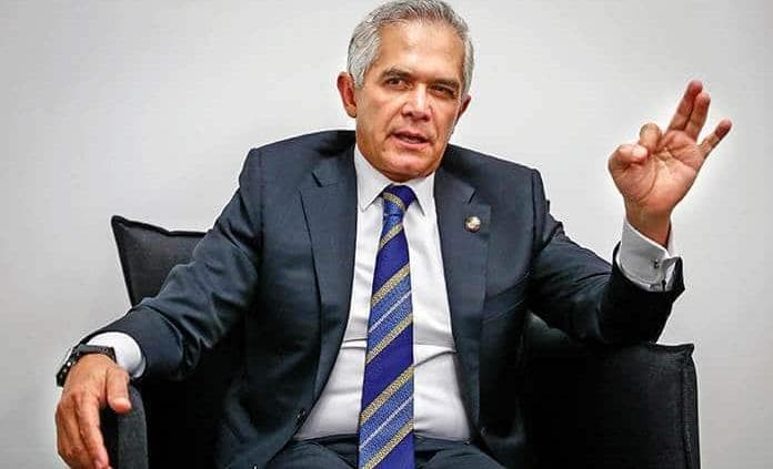Mostrando públicamente su rechazo para que el PAN sea quien conduzca el proceso de elección para las candidaturas de Va por México el año próximo, asegurando que su partido también tiene candidatos fuertes.