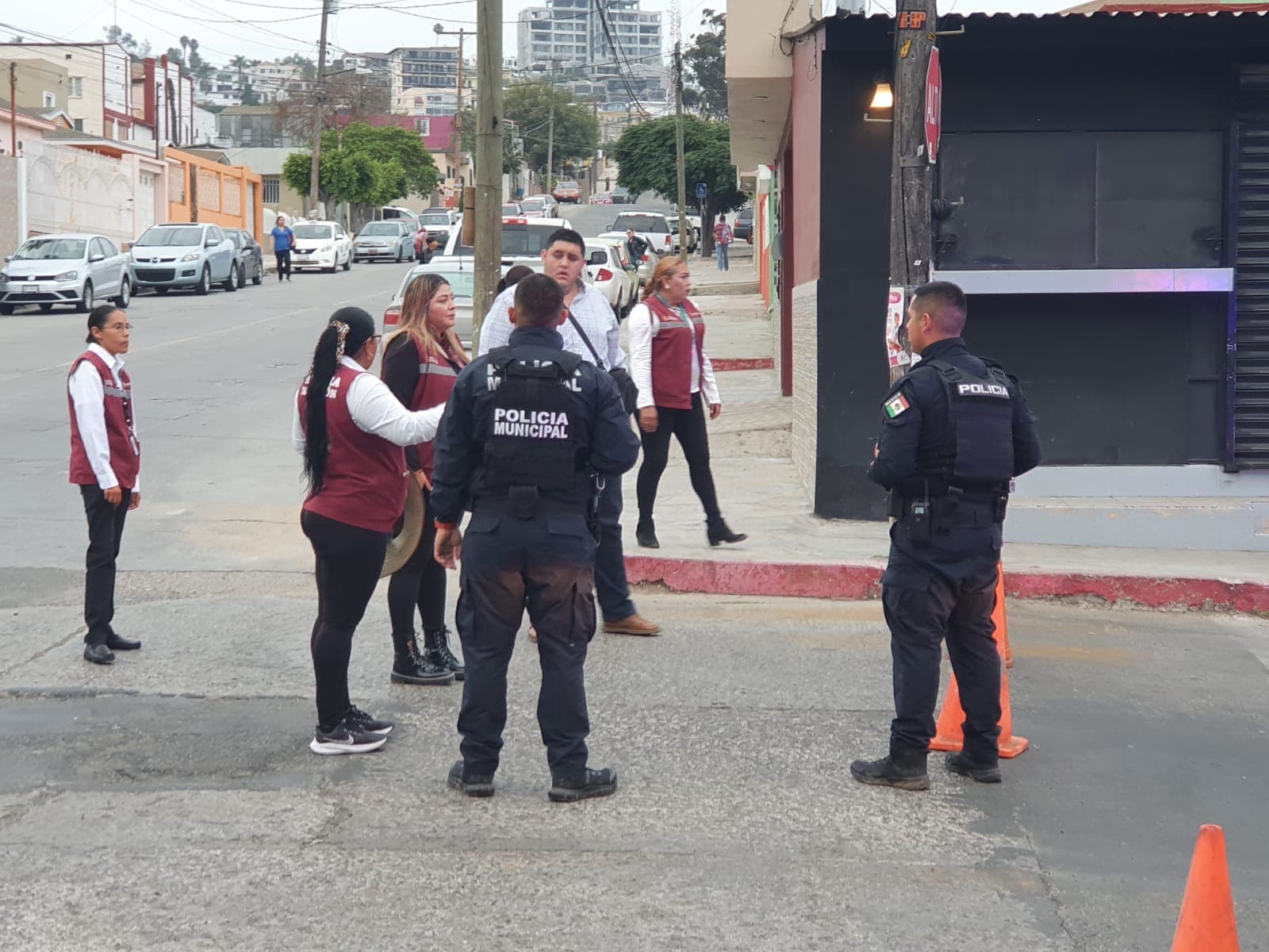 Policía Municipal cuidando accesos I BajaNews Mx