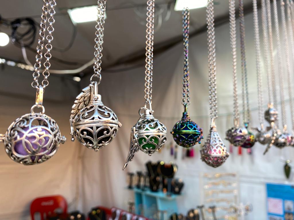 Collares que hacen alusi&oacute;n a la saga de Harry Potter