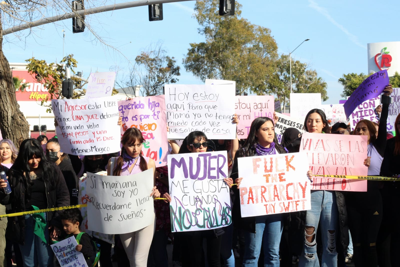 Mujeres tijuanenses se manifiestan este 8M