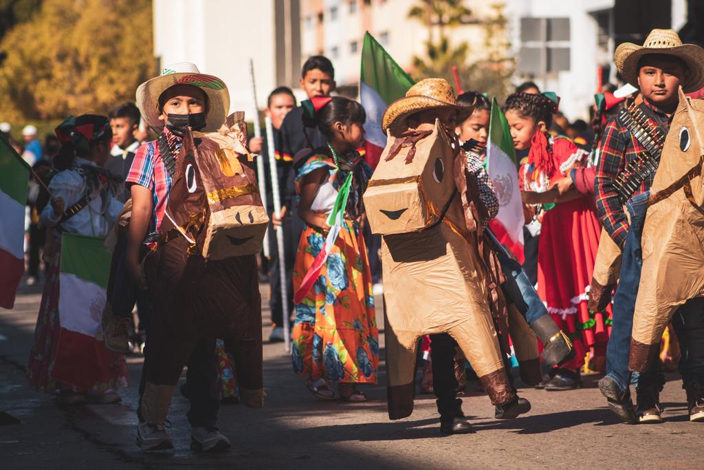 Desfile Cívico en conmemoración de la Revolución Mexicana