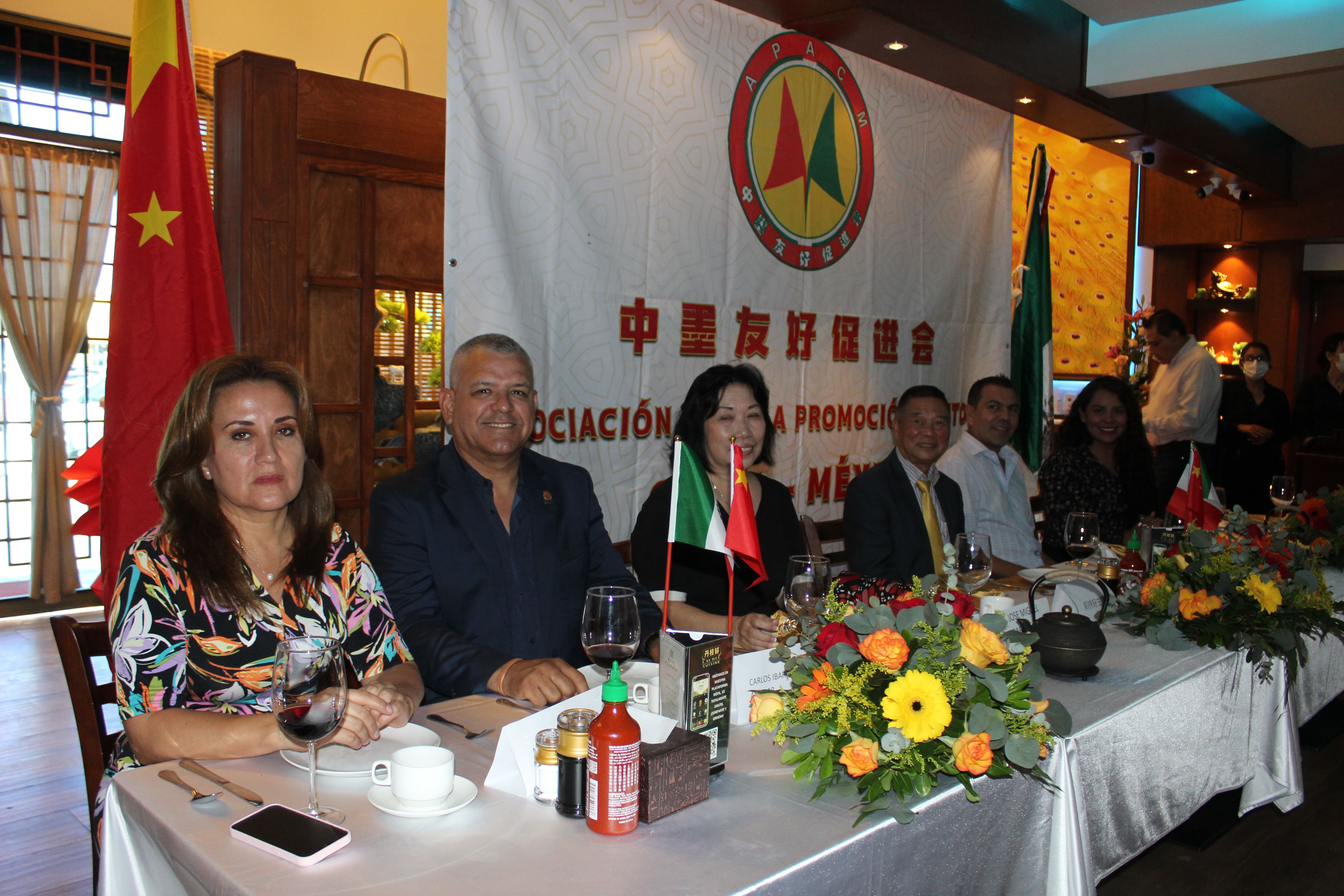Reuni&oacute;n de integrantes de la asociaci&oacute;n para la promoci&oacute;n amistosa China - M&eacute;xico