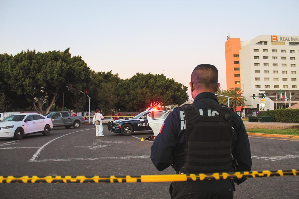 ¡Tarde violenta en Tijuana! Asesinan a dos en Glorieta Cuauhtémoc