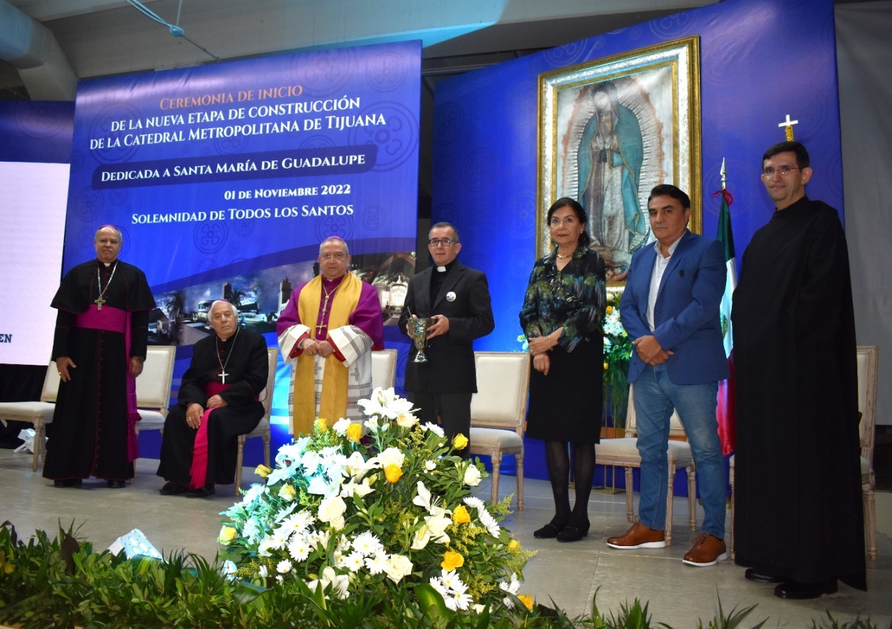 El Delegado Federal de B.C. , Alejandro Ru&iacute;z Uribe expres&oacute; su fe en Jes&uacute;s