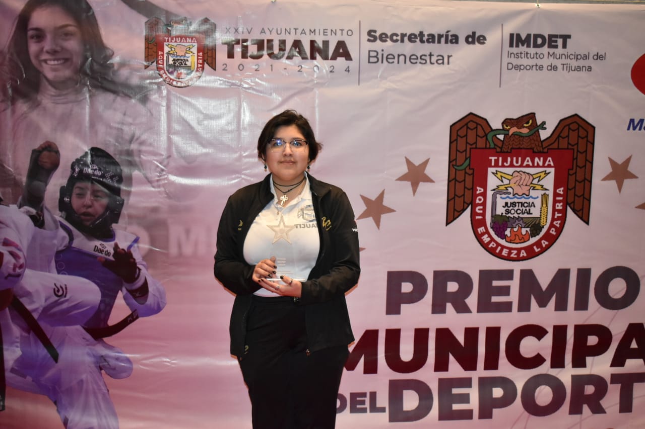 Atletas que recibieron un reconocimiento alusivo al evento