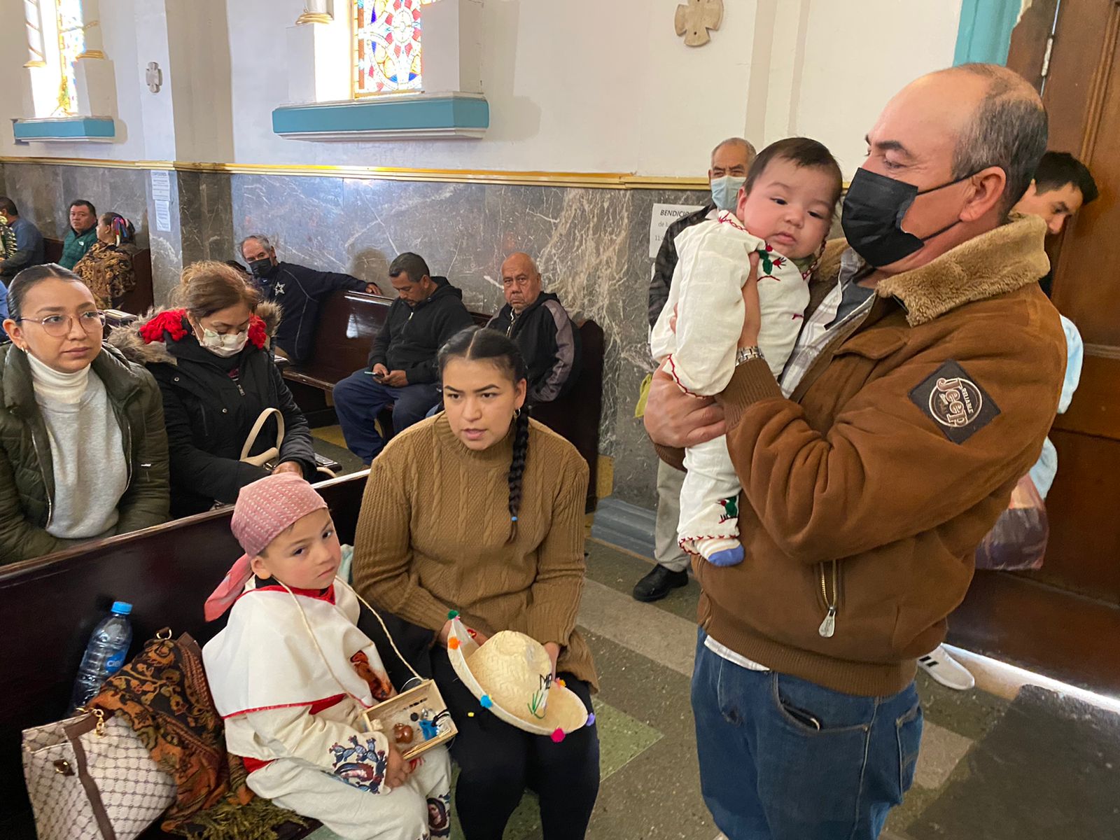 Familias completas visitaron la Catedral de Nuestra Señora de Guadalupe