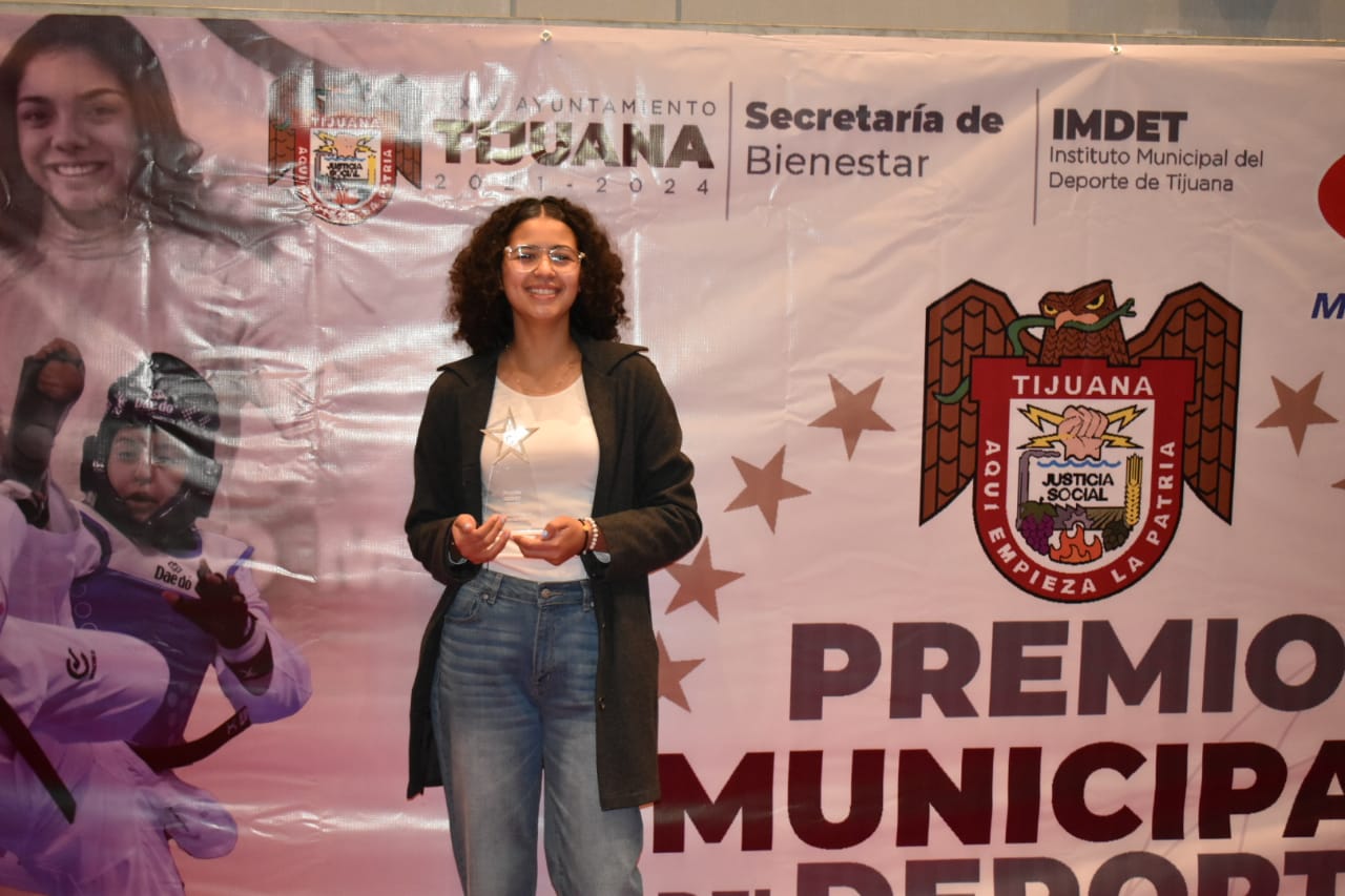 Atletas que recibieron un reconocimiento alusivo al evento