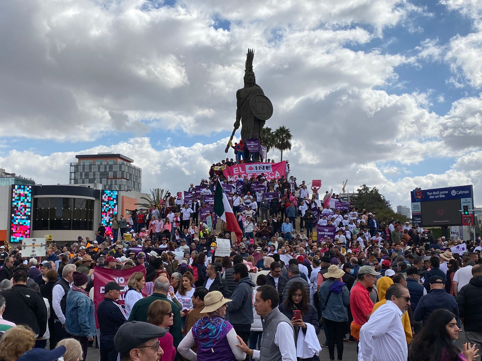 Protestan en contra del INEC