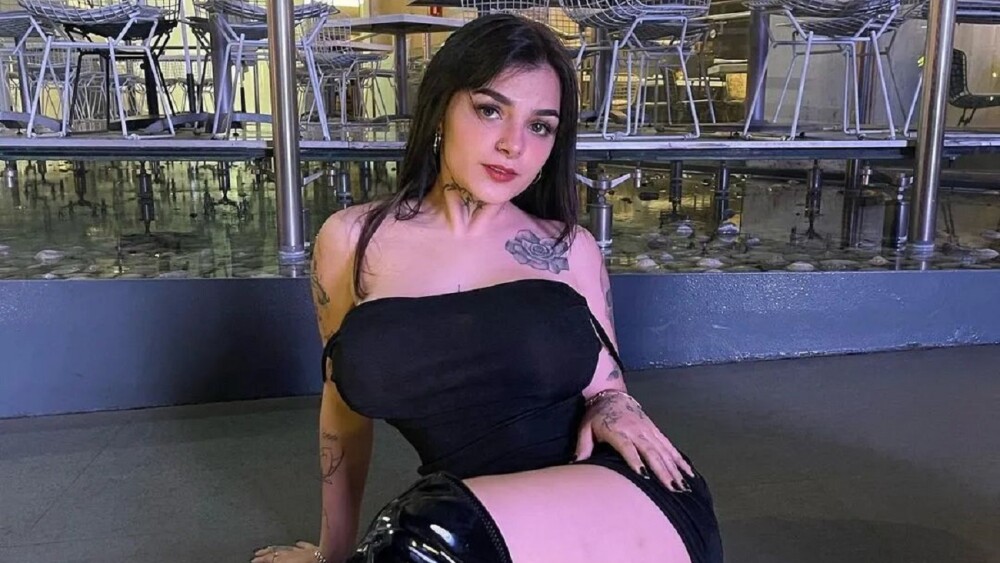 Karely Ruiz entrará a la universidad, ¿dejará OnlyFans?