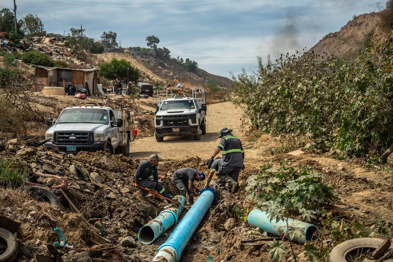 Incendio en basurero clandestino daña tubería y deja sin agua a colonias de Tijuana