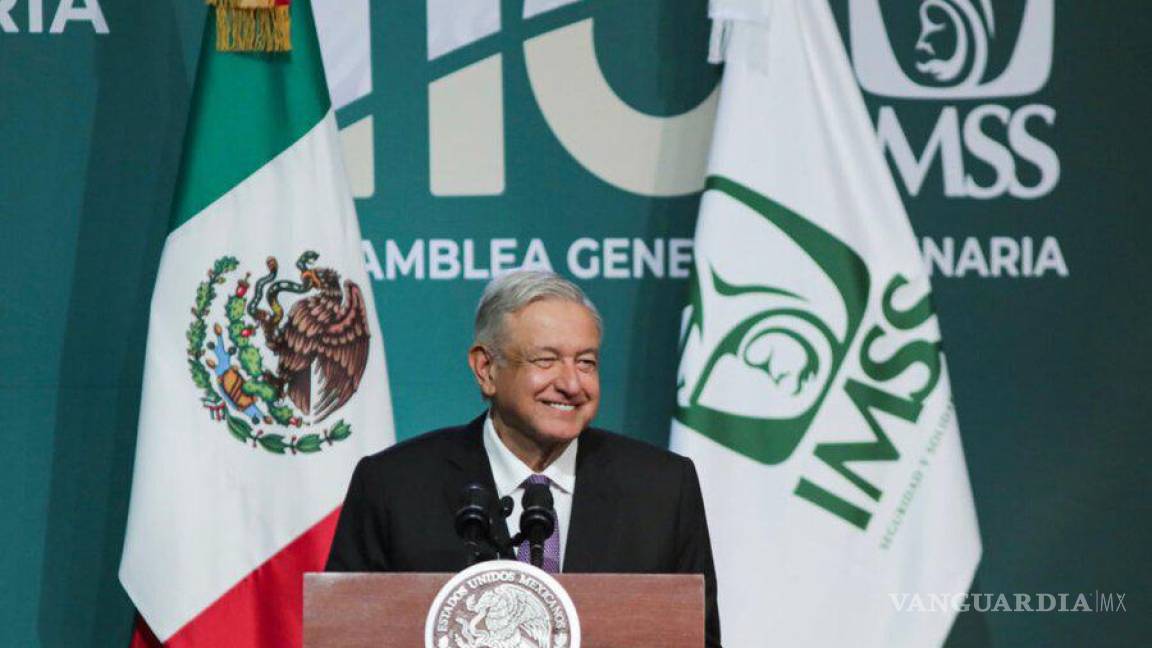 “Si quisieran regresar, sí hay trabajo”, AMLO a médicos jubilados