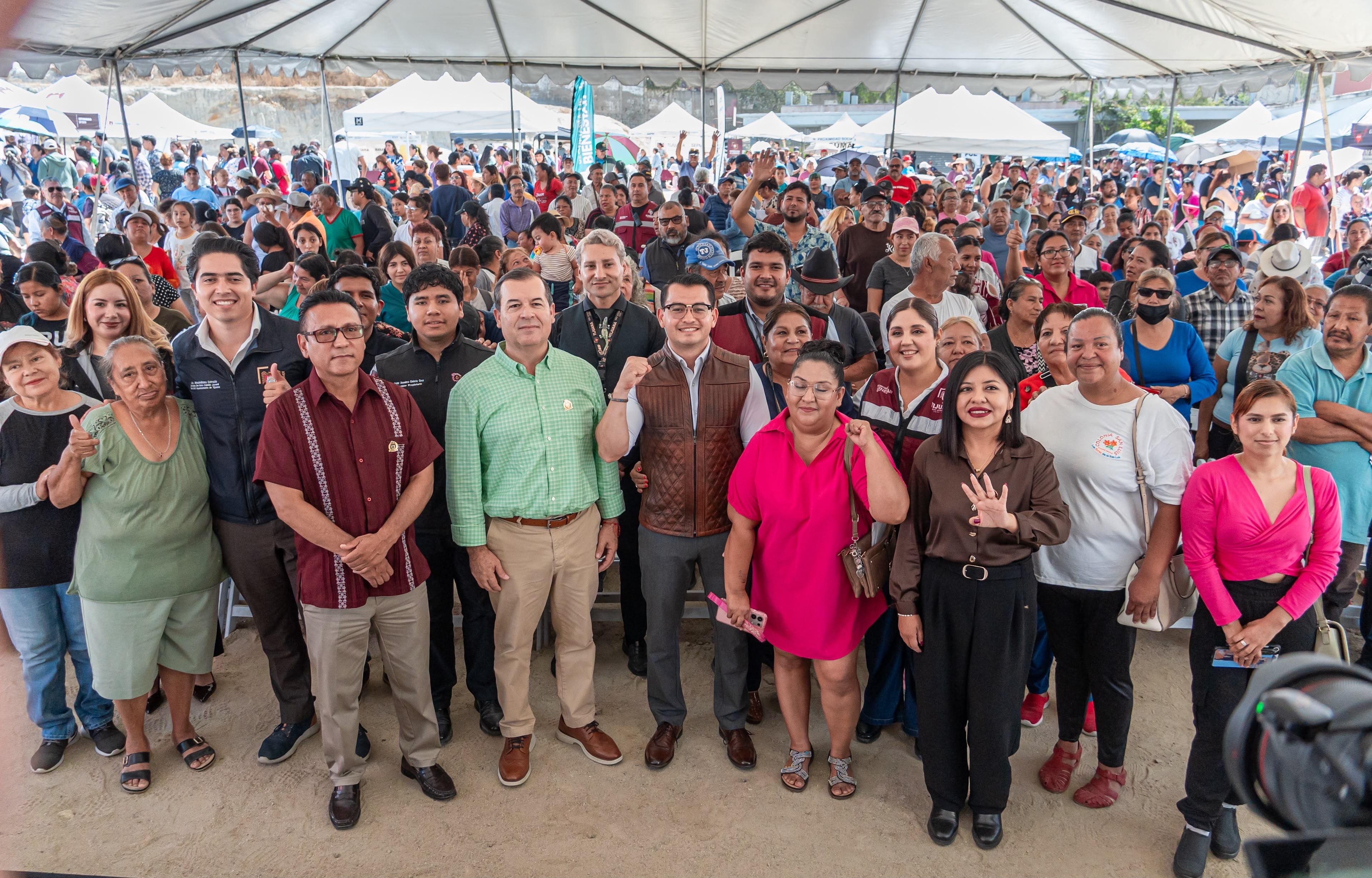 Más de 700 vecinos aprovechan servicios municipales durante jornada en Sánchez Taboada