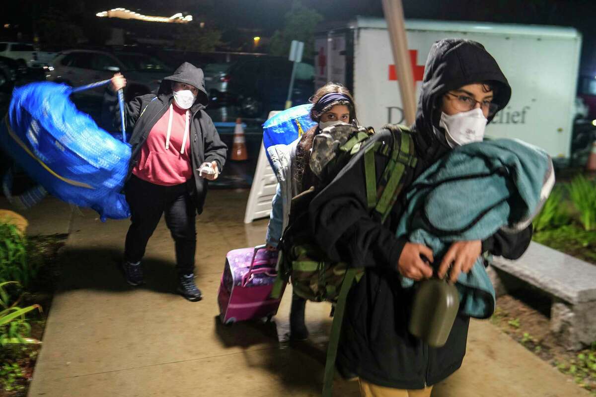 California es golpeada por intensas lluvias