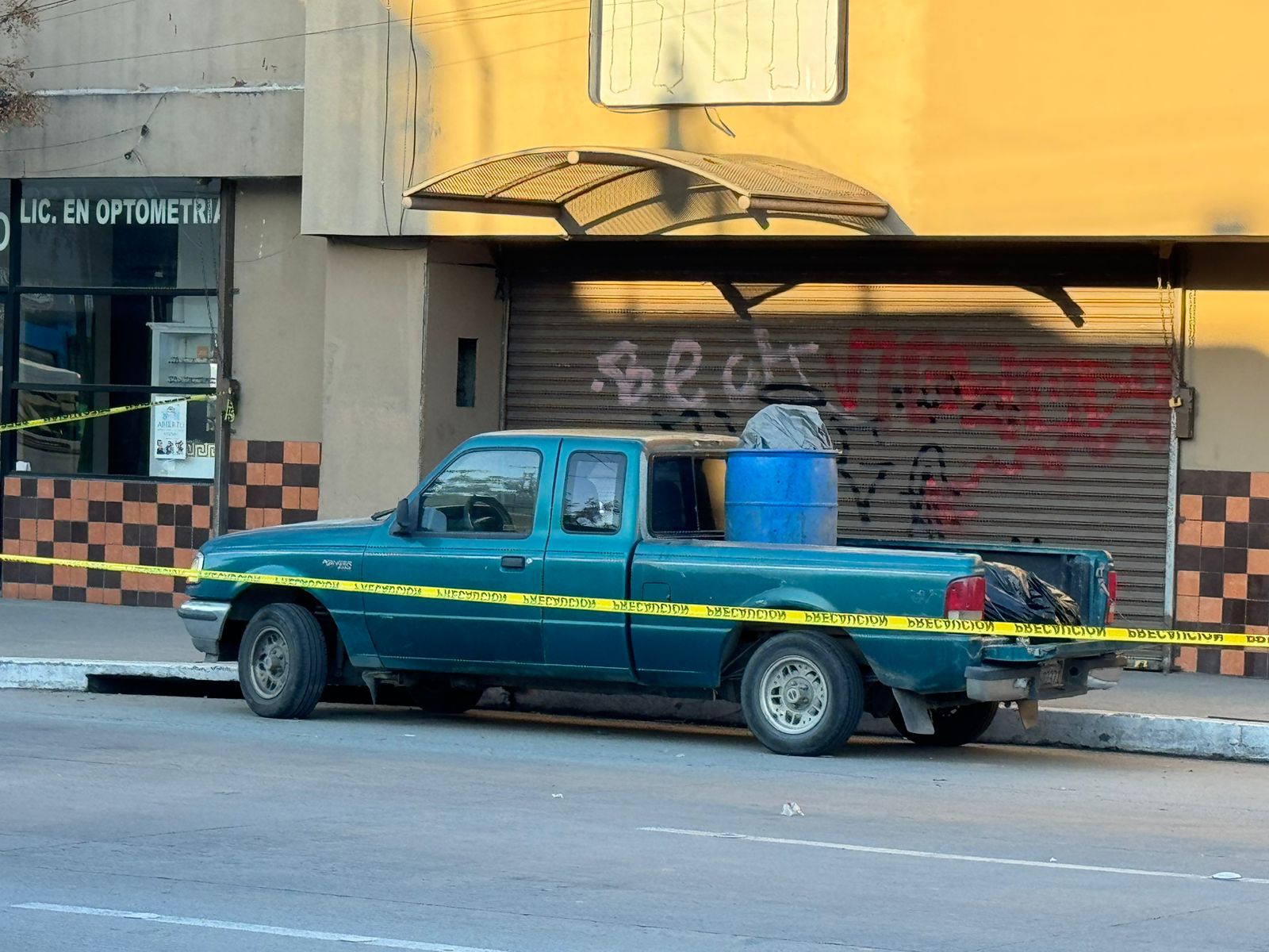 [VIDEO] Encuentran un cuerpo "entambado" sobre un vehículo abandonado: Tijuana