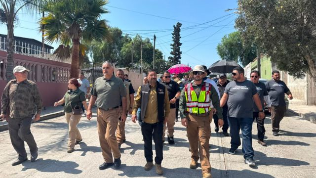 Autoridades recorren zona de deslizamiento en la Sánchez Taboada