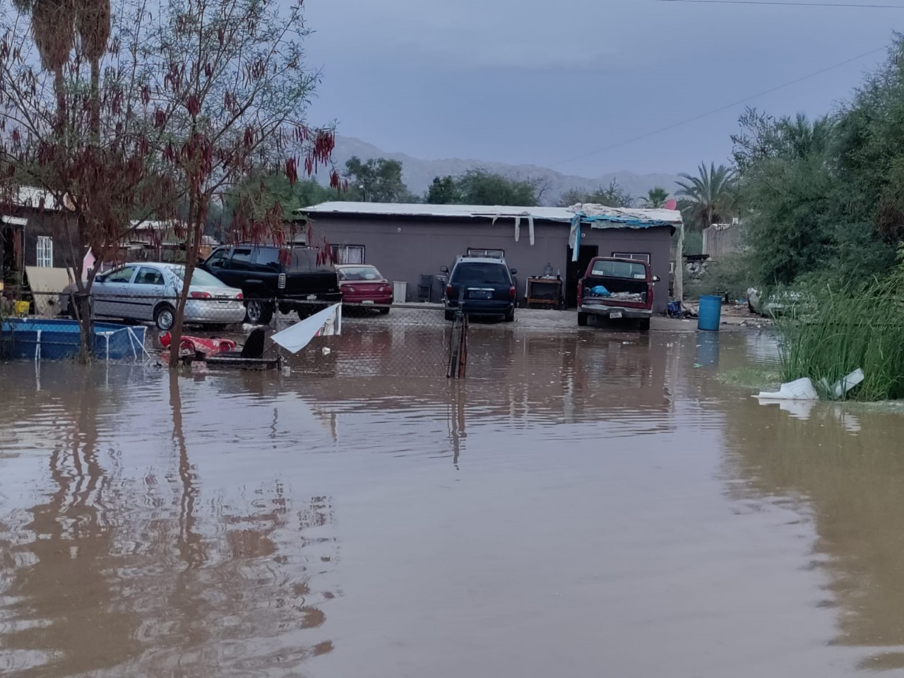 Se inundan áreas de Mexicali tras tormenta