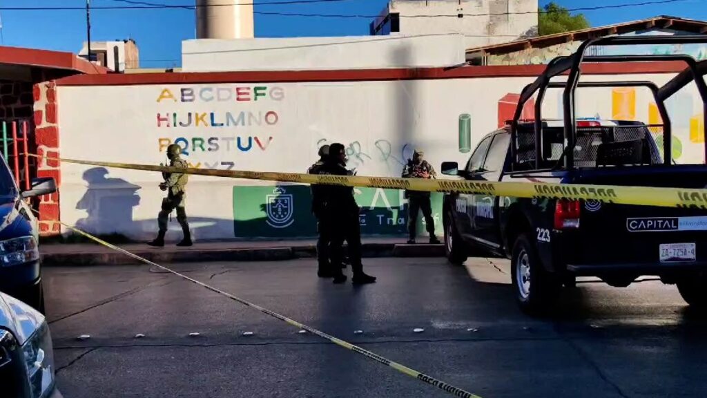 [VIDEO] Encuentran restos humanos a fuera de una primaria: Zacatecas