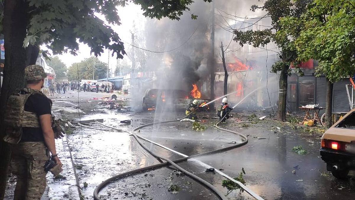 Russian attack leaves 17 dead in Ukraine