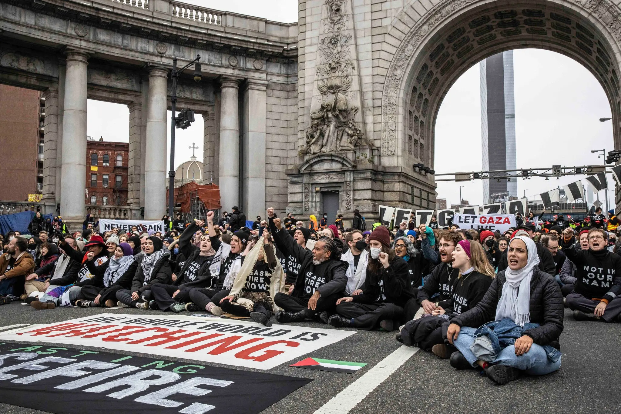 Toman el puente de Manhattan protestantes contra la guerra de Palestina
