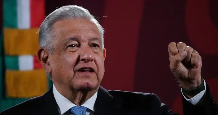 Insiste AMLO en dialogo con los padres de los 43 normalistas