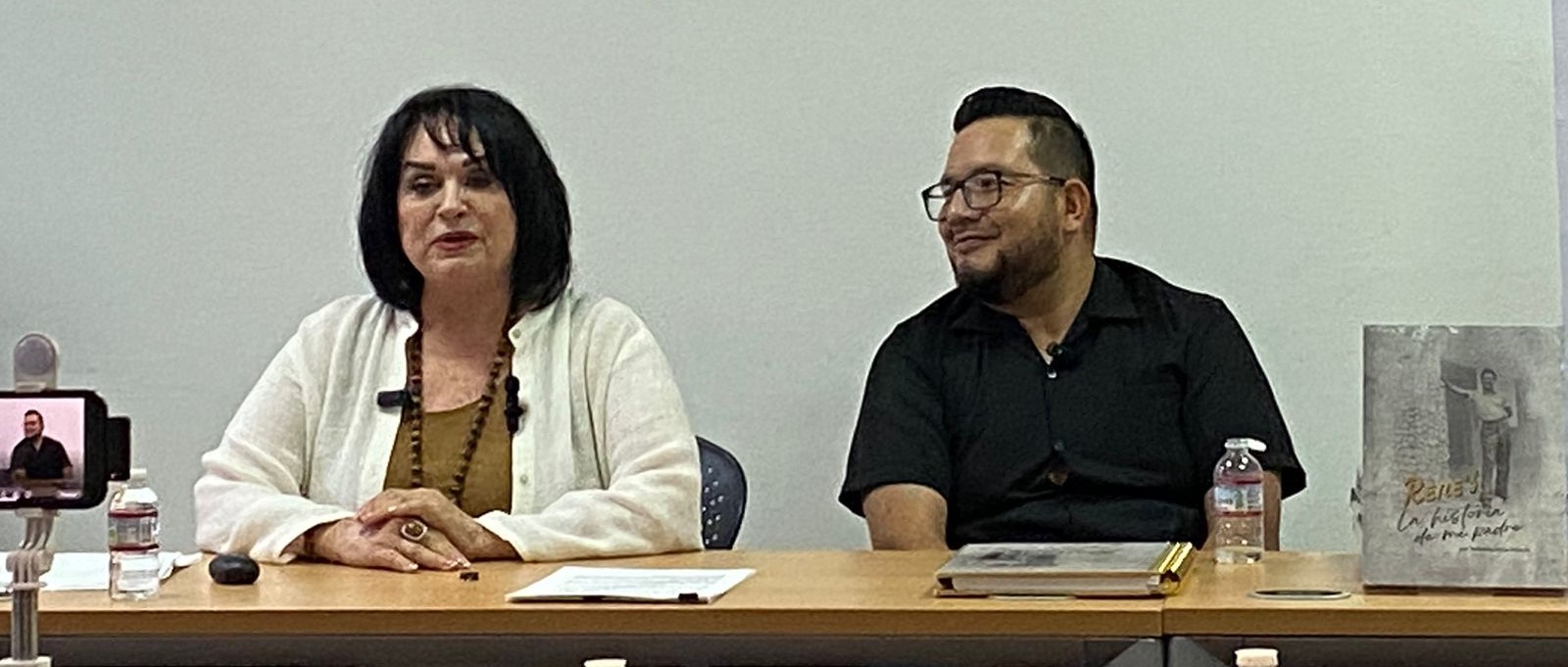 Presenta Yolanda Ortiz su libro “RENE’S la historia de mi padre”