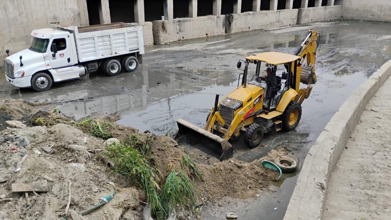 Limpieza de 32 desarenadores busca reducir riesgos durante las lluvias en Tijuana