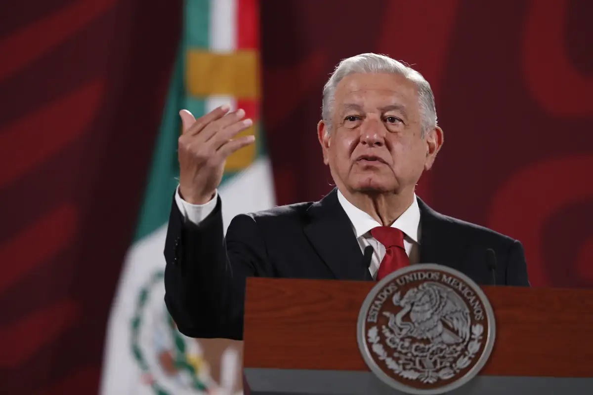 AMLO califica a sus ‘corcholatas’ como ‘los mejores servidores públicos del mundo’