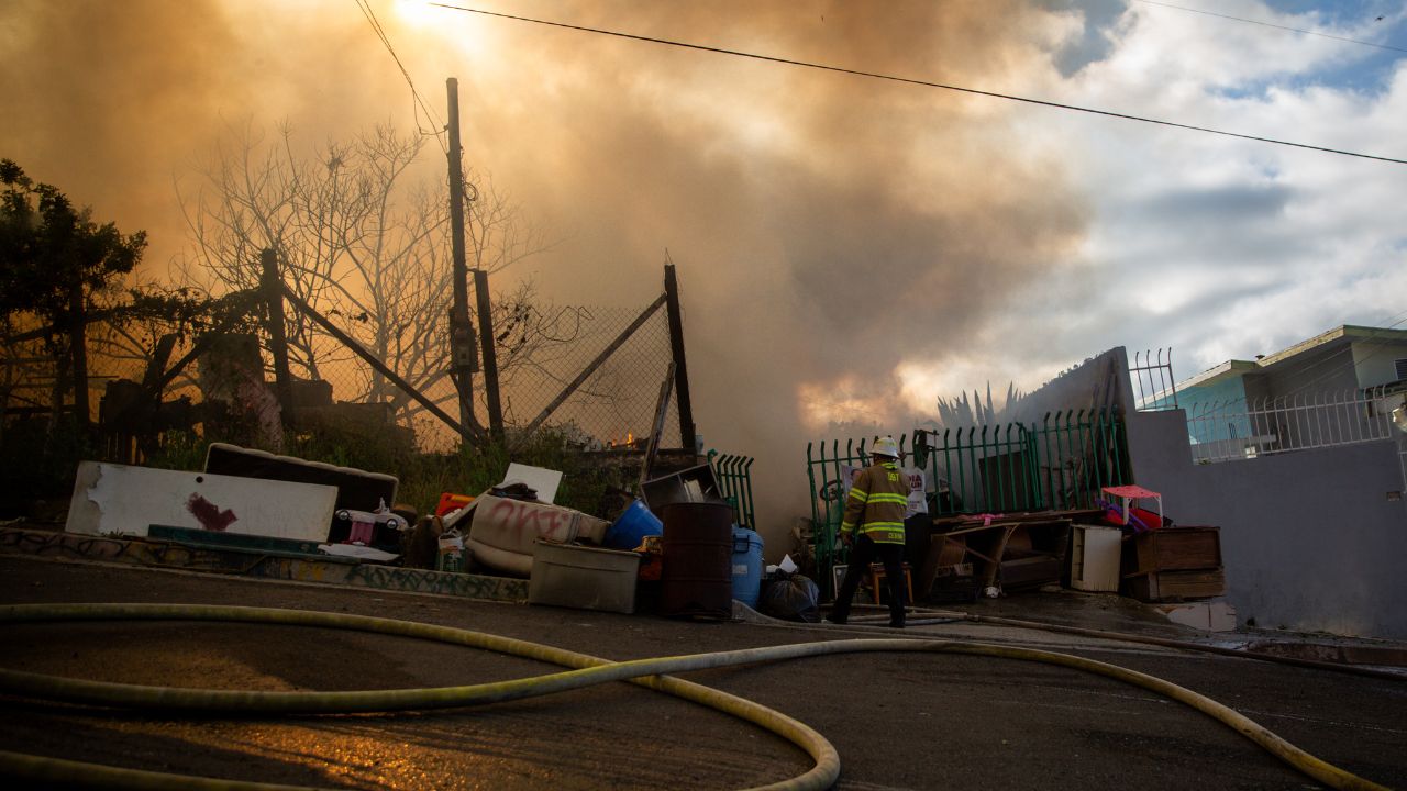 Fuerte incendio en la colonia Guerrero consume varias viviendas