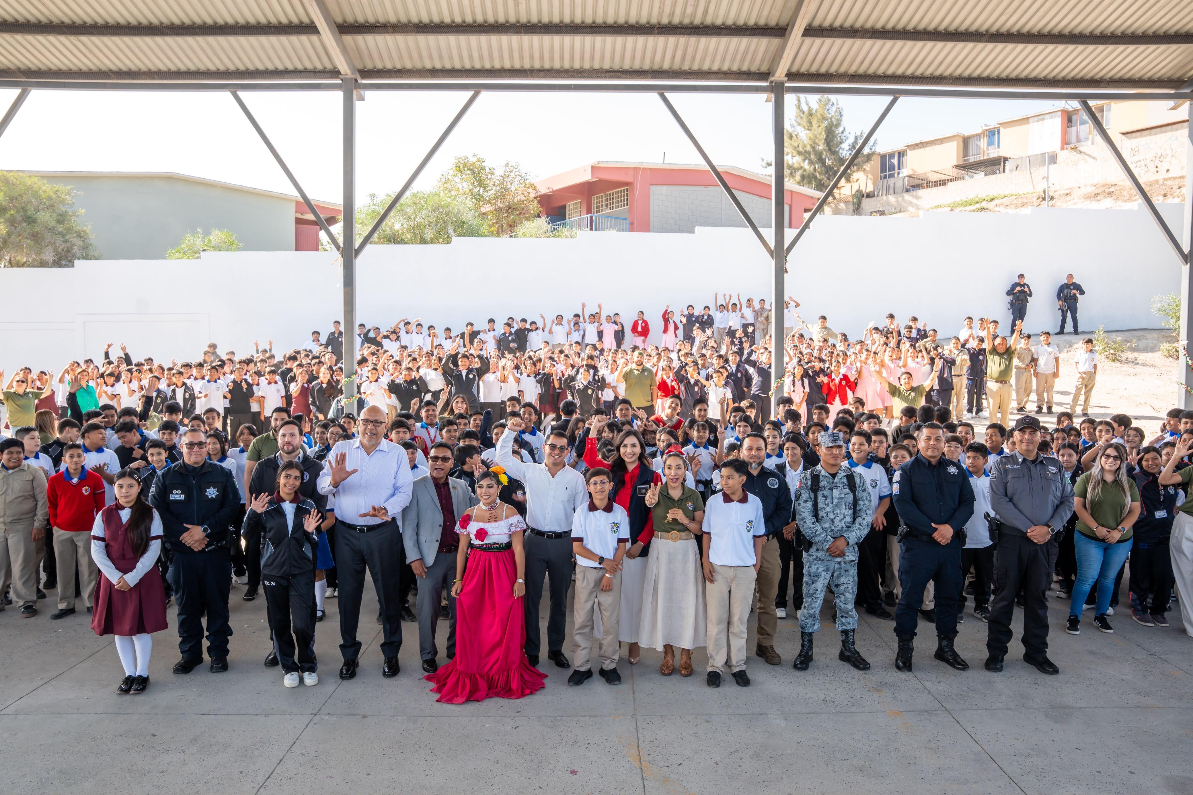 TIJUANA: Alcalde llama a jóvenes a aprovechar becas y oportunidades educativas