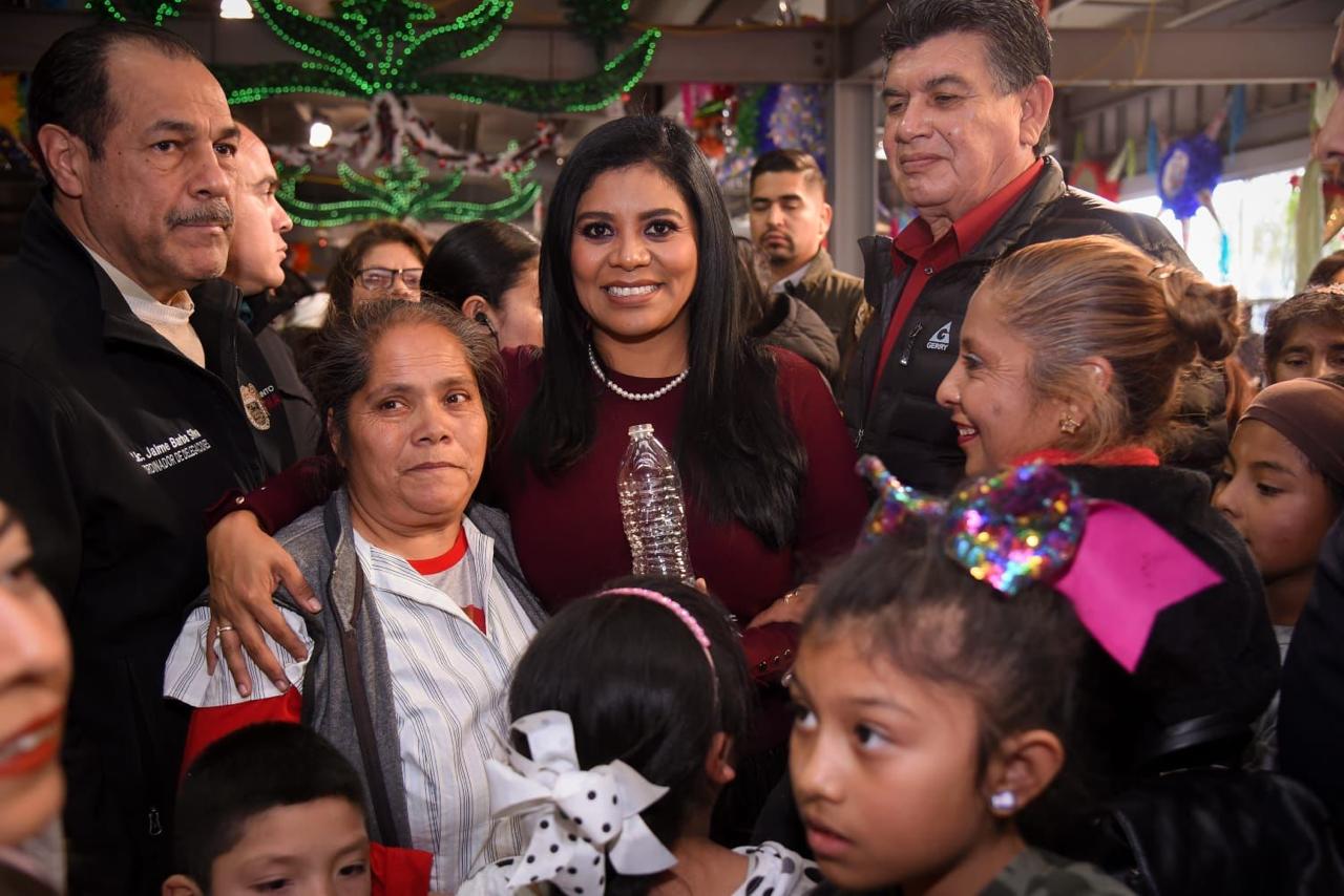 Festeja Alcaldesa de Tijuana posada navideña en la Sánchez Taboada