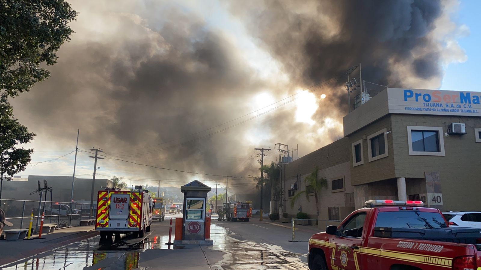 Incendio en fábrica de "Los Pinos"