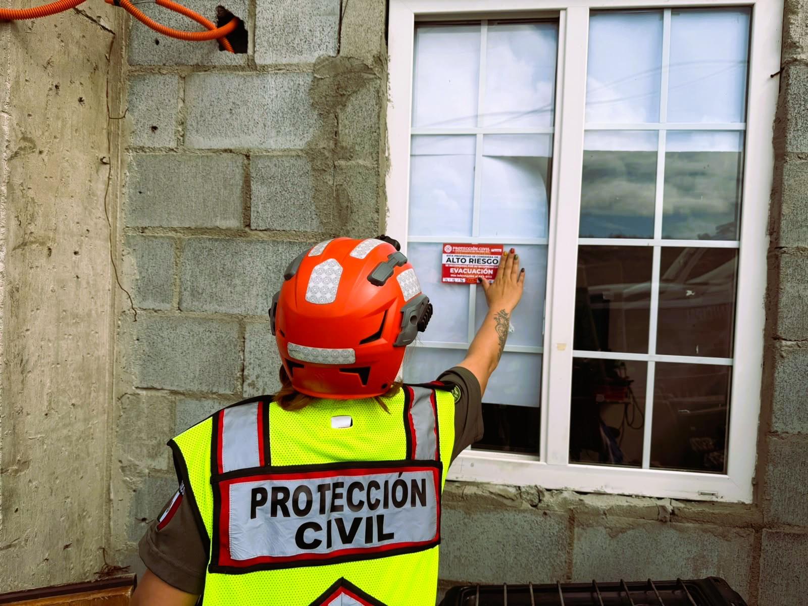 Marcan 15 viviendas con engomado rojo por riesgo de deslave en la colonia 3 de Octubre
