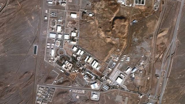 Irán acusa a EU de bombardear zona donde se construye nueva planta nuclear