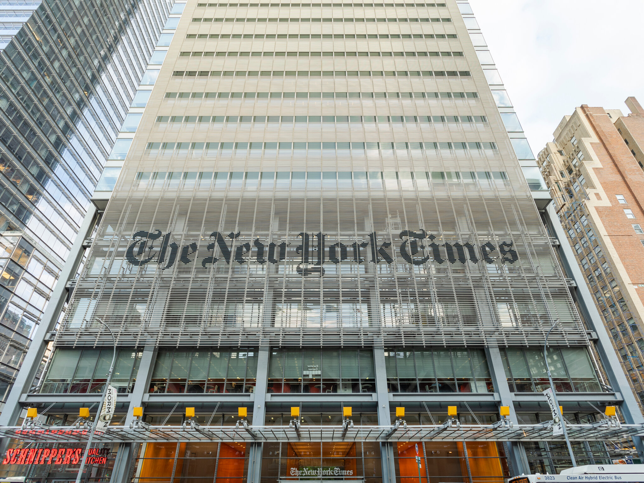 Demanda el New York Times a Microsoft y OpenAI