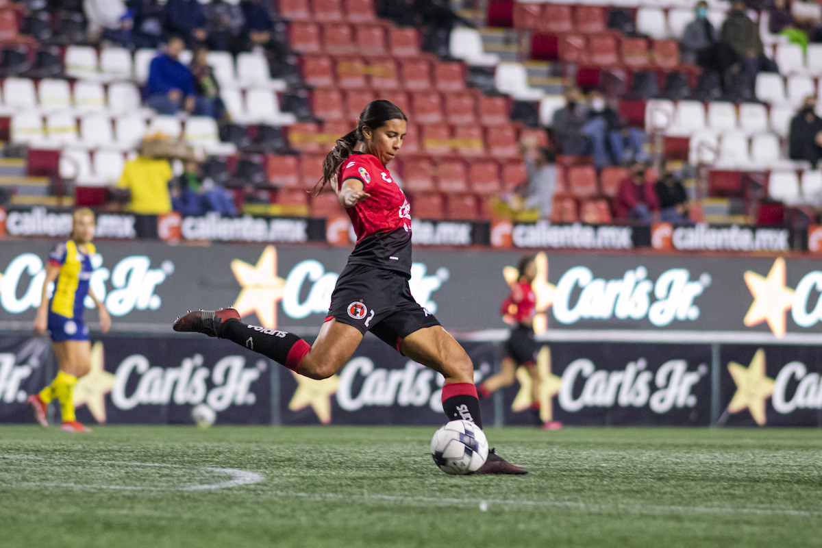 Esta noche las Xoloitzcuintles Renata Castellanos y Sinahy Durán, vivieron sus primeros minutos en la Primera División Femenil.