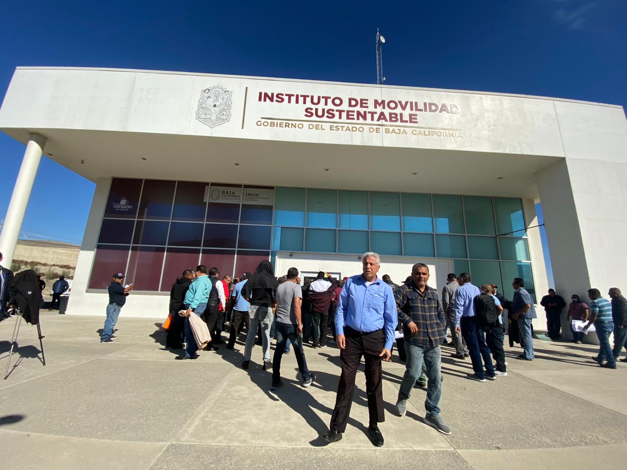 Transportistas de Tijuana protestan por cancelación de permisos