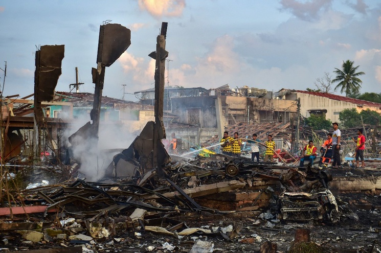 Diez muertos en explosión de fuegos artificiales: Tailandia