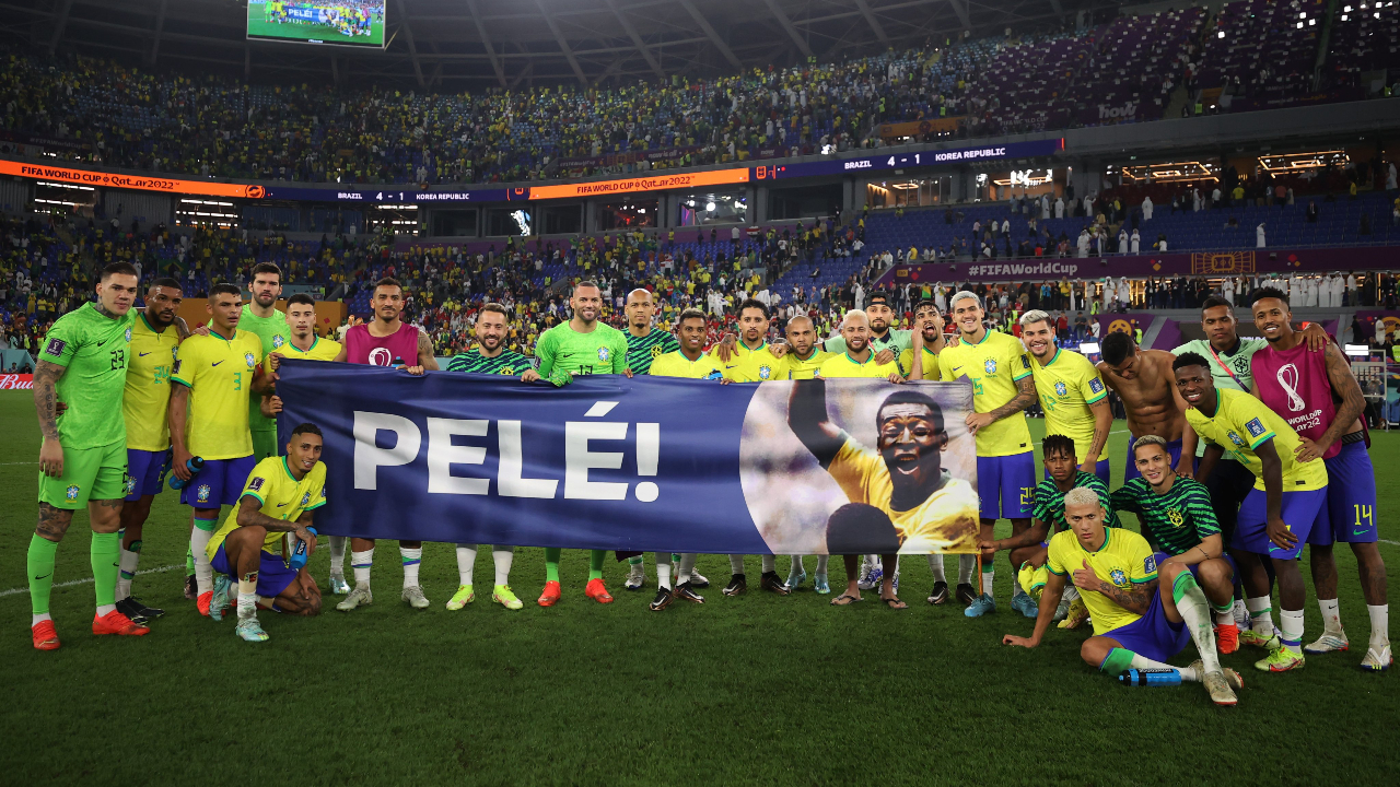 Brasil le dedicó el triunfo a Pelé. (Foto: Twitter @FIFAWorldCup)