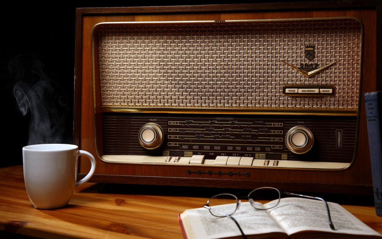 La Historia del radio: Un viaje a través del tiempo