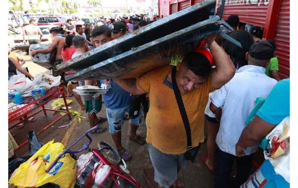 Los actos de saqueo se presentaron por la situación de emergencia, caos e incertidumbre que provocó en la población el impacto del huracán.