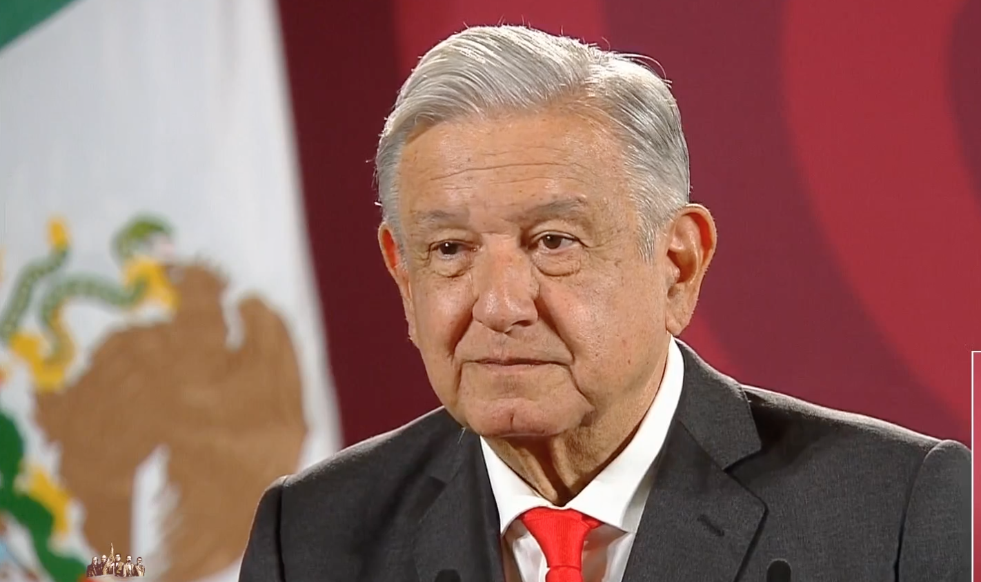 Críticas a Sedena son "politiquerías": AMLO