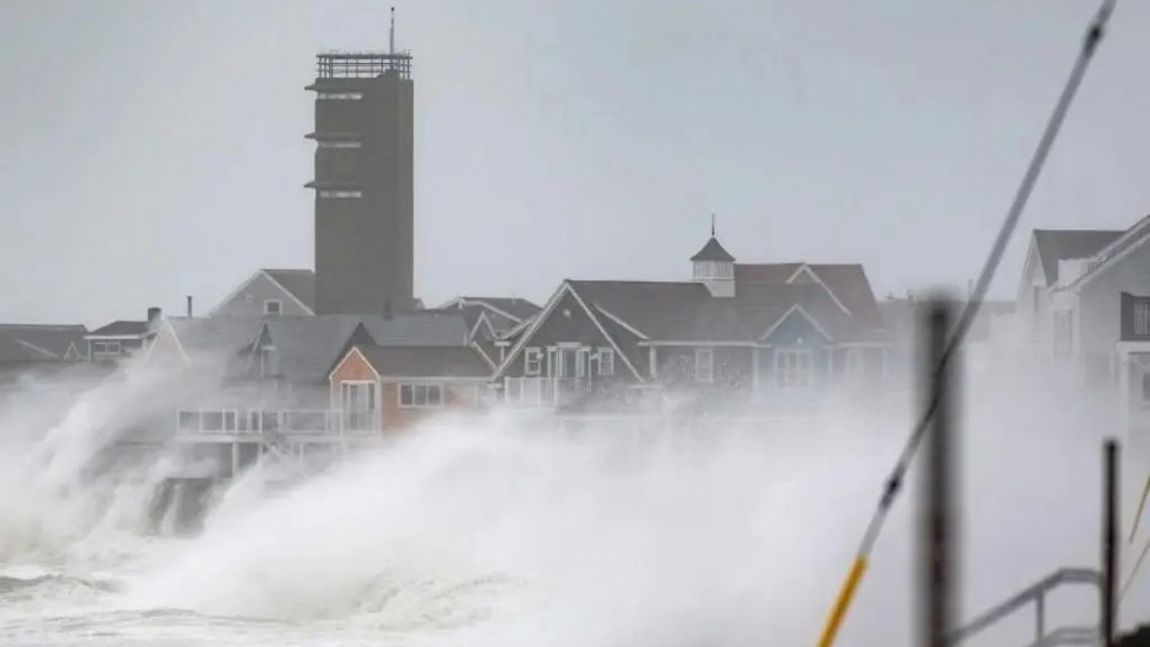 Tormenta azota noreste de EU; deja un muerto y miles sin electricidad