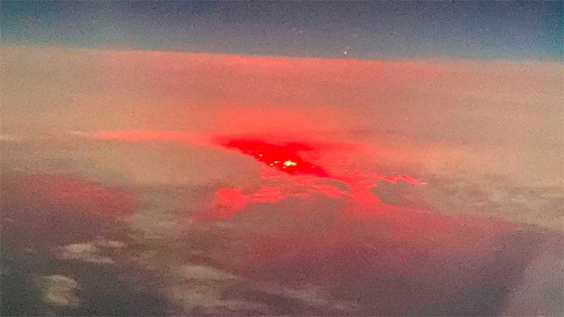 Resplandor rojo en Océano Atlántico